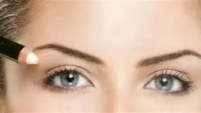 تعرفي على أحدث صيحات تجميل الحواجب !