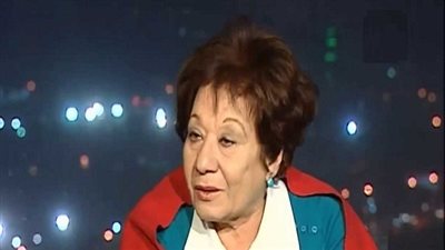 انتهاء صلاة الجنازة على الناقدة المسرحية نهاد صليحة