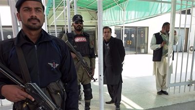 باكستان قاب قوسين أو أدنى من إغلاق المحاكم العسكرية