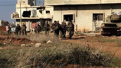 مئات المسلحين في درعا يسلمون أسلحتهم إلى السلطات السورية