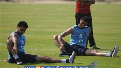 الأهلي يعير 