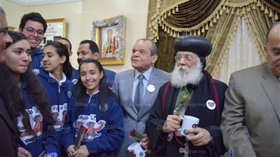 محافظ الدقهلية في احتفالات الأقباط: لن يفرق بيننا خائنون ولن يشتت شملنا متآمر (فيديو و صور)