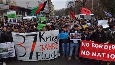 مظاهرة في فرانكفورت احتجاجاً على ترحيل اللاجئين إلى أفغانستان