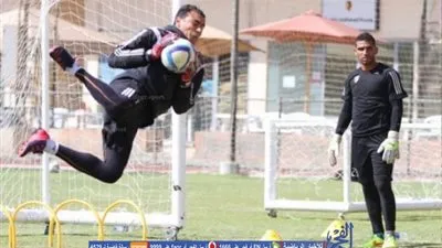 مدرب الأهلي عن حارس المنتخب في أمم إفريقيا: اسألوا كوبر.. والسن بيفرق