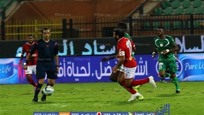 متى يجلس عماد متعب في بيته؟.. نجم الأهلي يرد