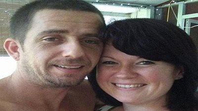 أطفال يشاهدون فيلما بجوار جثة والديهما.. وكلمة السر 