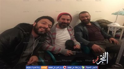 هادي الباجوري في زيارة لفريق عمل 