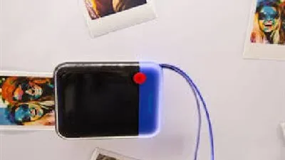 Polaroid تطلق نسخة حديثة من كاميراتها الكلاسيكية الشهيرة !