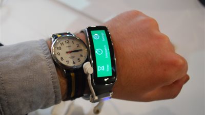 الآن ساعات سامسونج الذكية تدعم نظام أبل iOS !