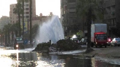 الانتهاء من إصلاح ماسورة مياه 