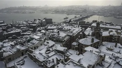 إلغاء 1100 رحلة جوية في مطارات اسطنبول بسبب الطقس السيئ