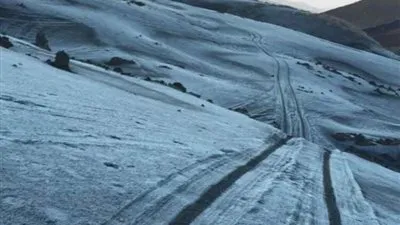 حرة الشاقة بالعيص تكتسي بالثلوج فجراً