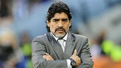 مارادونا يتولى تسليم جائزة أفضل مدرب في حفل الفيفا