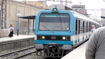 مصرع مواطن وإصابة آخر أثناء عبور شريط مترو الخط الأول