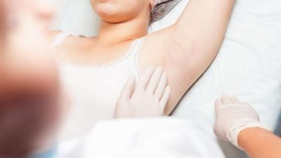 أعراض سرطان تحت الإبط.. لاتهملوها !