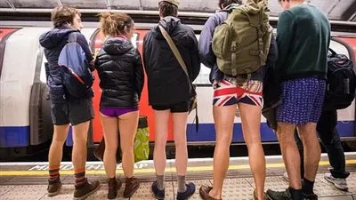 شعوب هذه الدول يحتفلون بالمناسبات 