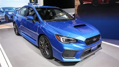 سوبارو تزيح الستار عن 