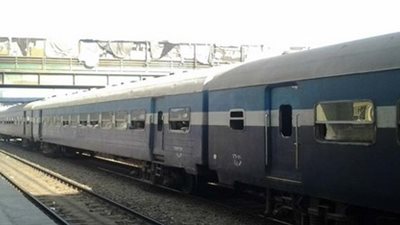 إصابة سائق سيارة لاصطدامه بقطار ٨٧ أسوان القاهرة