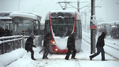 الحياة في تركيا لا تزال متوقفة بسبب الثلوج والطقس السيئ