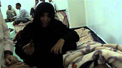 الأم الثكلى.. تودع 