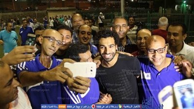 صلاح ينشر صورة له مع 