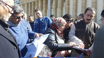 نادٍ يغلق أبوابه ويضع لافتة 