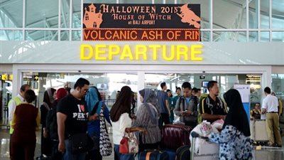 مئات السياح عالقون في جزيرة بالي بعد إلغاء رحلات شركة استرالية