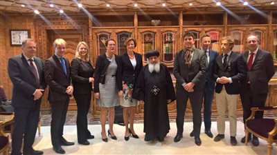 وفد برلماني هولندي يزور الكاتدرائية