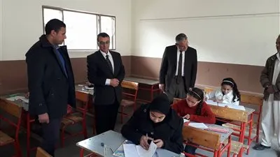 محافظ المنيا يتابع لجان امتحانات الشهادة الابتدائية