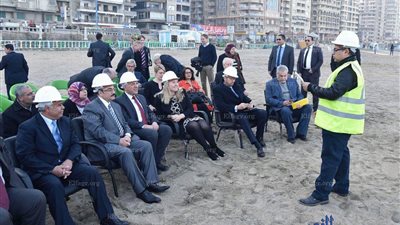 وزير الري ومحافظ الإسكندرية ووزيرة البيئة الهولندية  يتفقدوا المرحلة الأولي من مشروع حماية الشواطيء (صور)