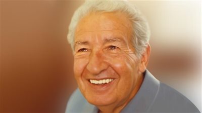 في الذكرى الـ27 لوفاته.. 3 روايات عن علاقة إحسان عبدالقدوس برؤساء مصر (تقرير)