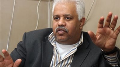 مشادة بين حمدي رزق ووكيل مباحث التموين على الهواء بسبب 