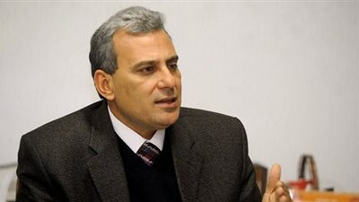 جامعة القاهرة تكتشف مواهب طلابها بكتاب 