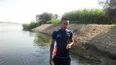 وفد من محافظة بني سويف يزور أسرة الشاب المختطف فى ليبيا