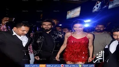 رانفير سينج يدعم حبيبته ديبيكا  بادكون في العرض الأول لـ 