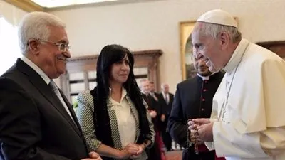عباس يلتقي البابا لافتتاح سفارة فلسطينية في الفاتيكان