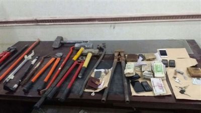 شرطة الرياض تُوقع بـ 5 متهمين بسرقات متعدّدة في 3 قضايا منفصلة