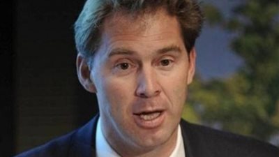 وزير بريطاني يعرب عن قلقه من تجميد أرصدة المدافعين عن حقوق الإنسان في مصر