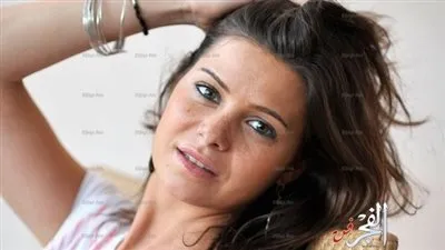 يسرا اللوزي تنعي وفاة كريمة مختار