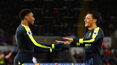  الدوري الإنجليزي.. آرسنال يحقق فوزا سهلا على سوانزي الجريح (فيديو)