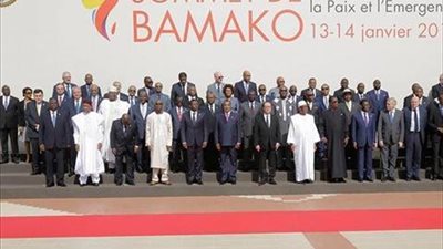 السراج يشارك في القمة 