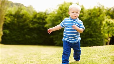 علمي طفلك هذه الأشياء لتساعده إذا تاه في الزحام 