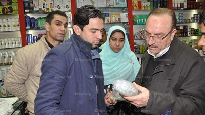 محافظ بني سويف يطالب بإبلاغ عن الصيدليات المخالفة لتسعيرة الأدوية (صور)