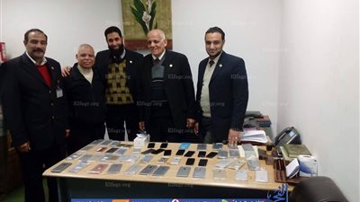 ضبط كمية من الهواتف المحمولة مهربة داخل 