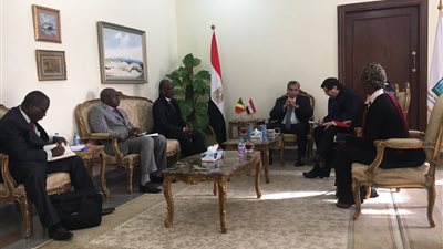 وزير البيئة يلتقي وزير زراعة الكونغو لبحث سبل التعاون الأفريقي
