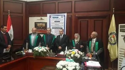 جامعة بني سويف تقدم رسالة بحثية عن ترشيد قرارات المستثمرين (صور) 