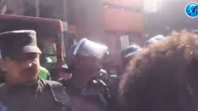 الأمن يبعد الصحفيين عن محيط دخول مجلس الدولة (فيديو)