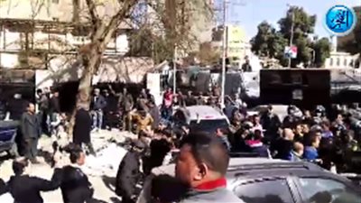 عاجل.. قوات الأمن تفض وقفة أمام مجلس الدولة بعد الحكم بمصرية 