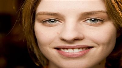 عصير الليمون وزيت الزيتون لإزالة الهالات السوداء حول العين