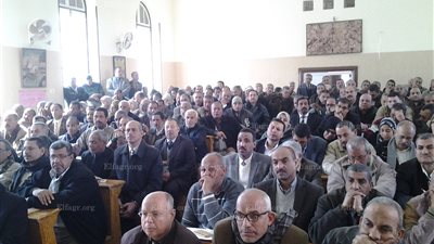 وكيل التعليم بأسيوط يجتمع برؤساء لجان الشهادة الإعدادية (صور)